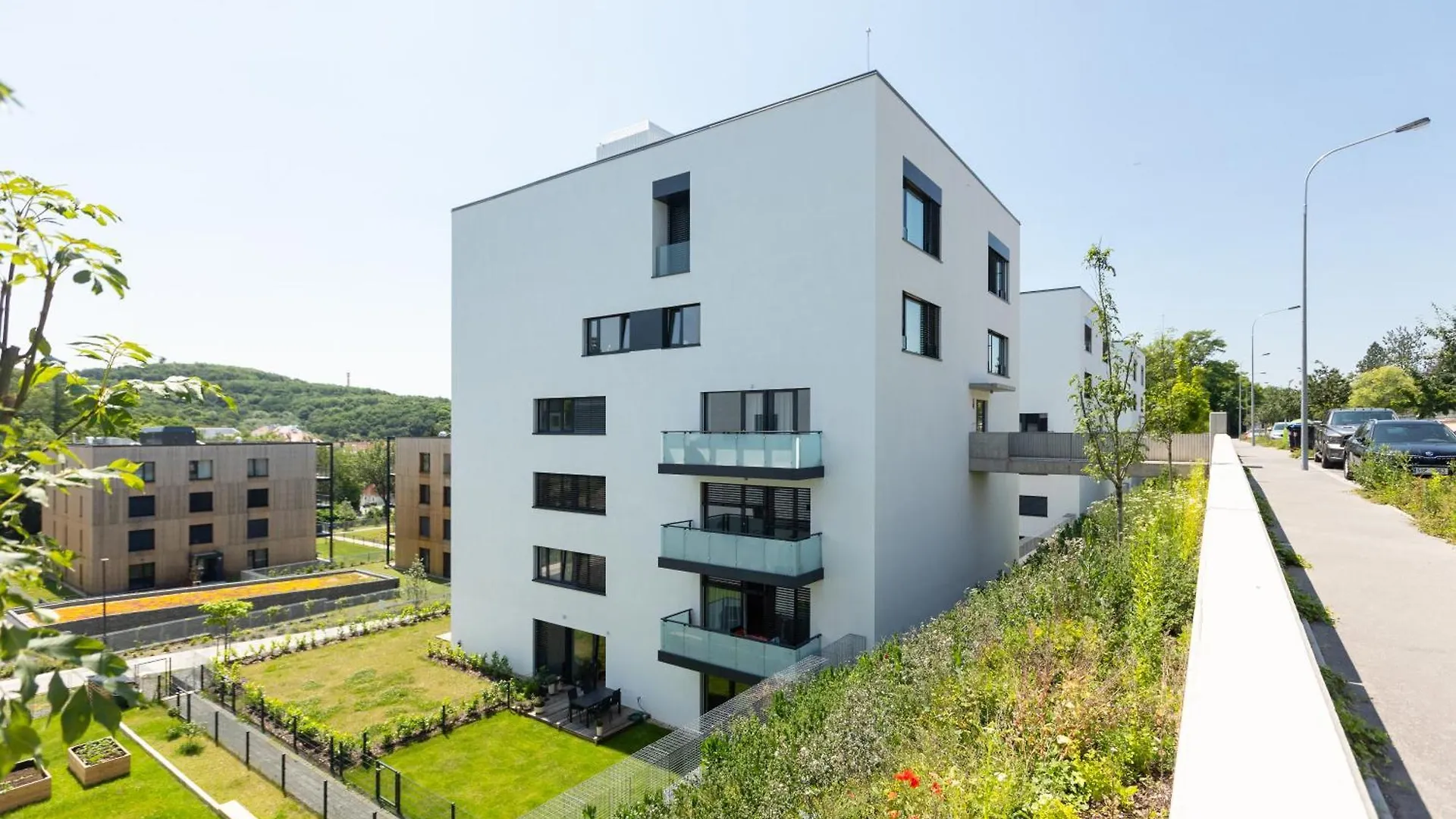 Contemporary Apartment With Garage Parking